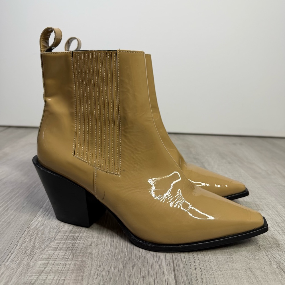 Aeyde Kate Beige Patent Leather Chelsea Boots Size 42 - Picture 4 of 13